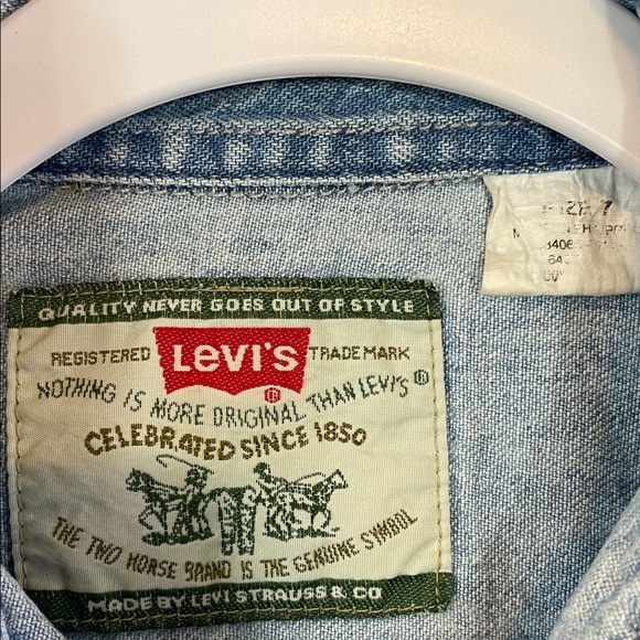 Levi’s Kids Denim Button Down Shirt – Light Wash Western Style Size 7 - Picture 2 of 15